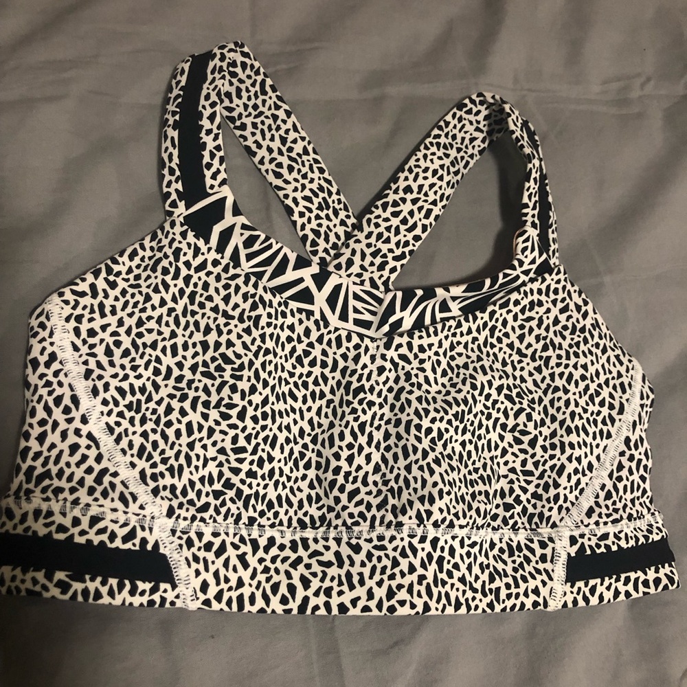 Lululemon sports bra
